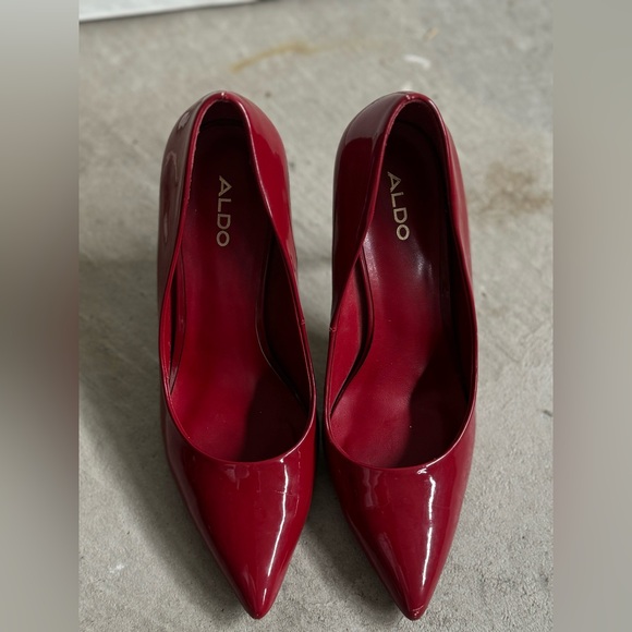 Red pencil heels - Picture 2 of 5